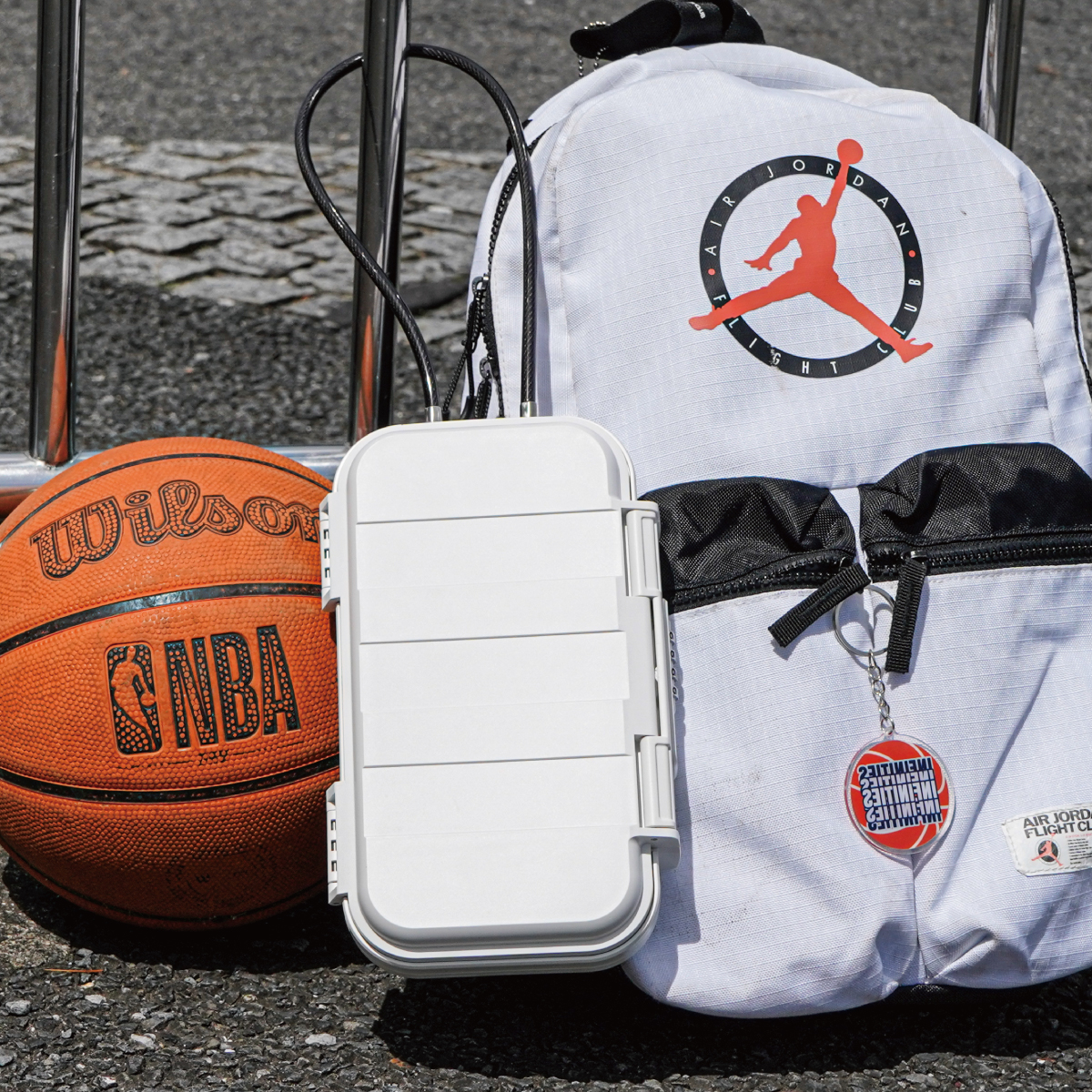 スポーツや屋外レジャー中の貴重品管理に