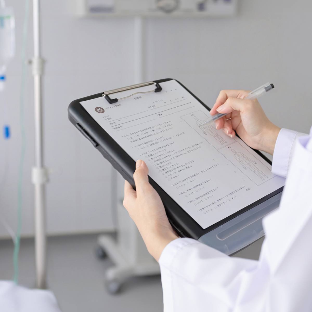 立ち作業に最適。オフィスや現場など、場所を選ばず活躍します。