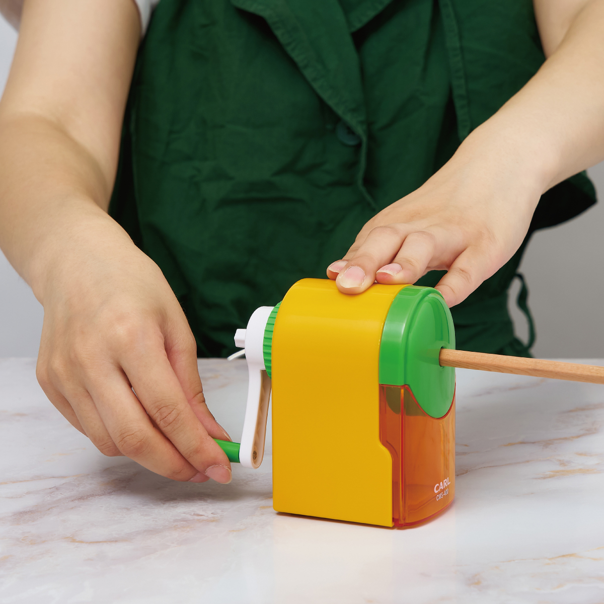 削り終わるとハンドルが空回りする ムダ削り防止機能付き