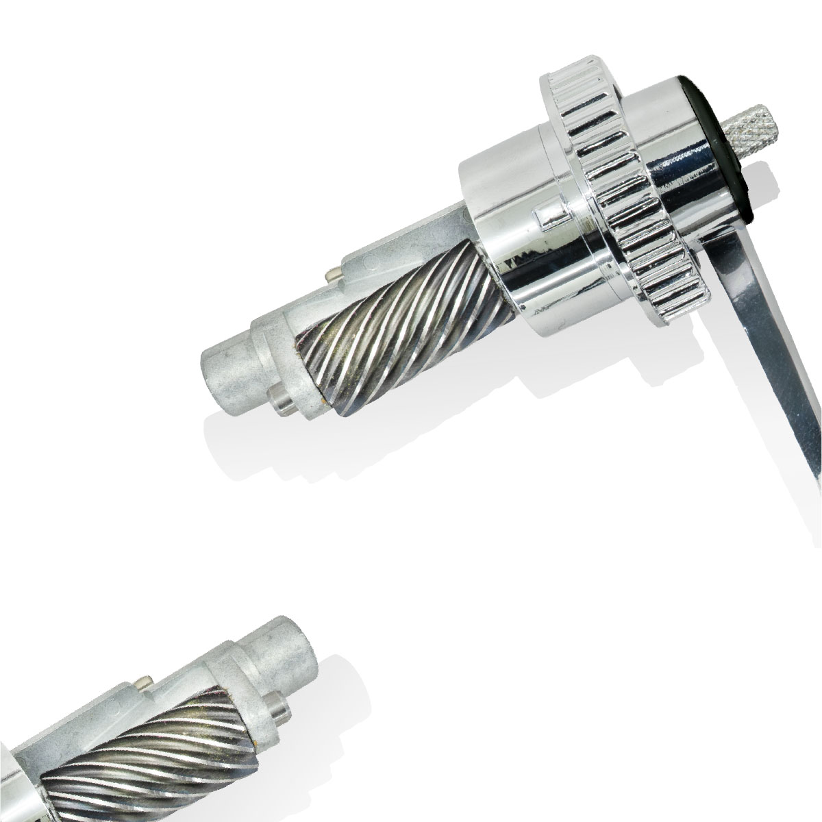 特殊鋼で作られた日本製の刃は切れ味が良く、軽い力で削れます。